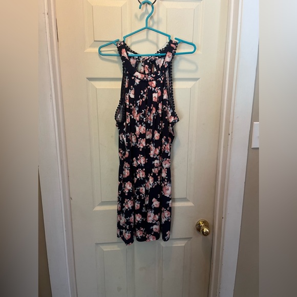 3/20$ Maurice’s ladies large navy floral shorts haulter romper - Picture 1 of 6